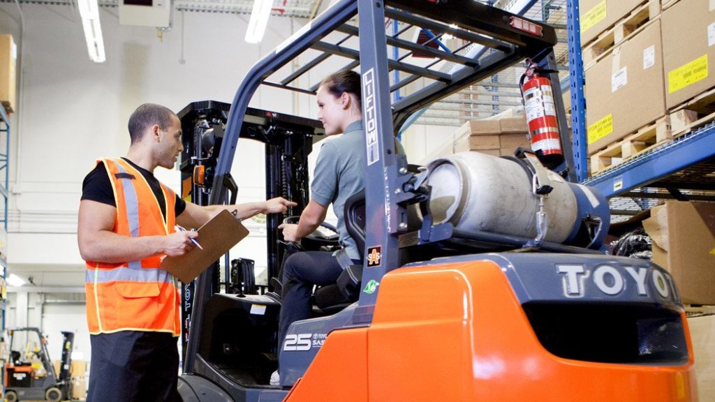 3 Common Forklift Accidents And How To Avoid Them 0455